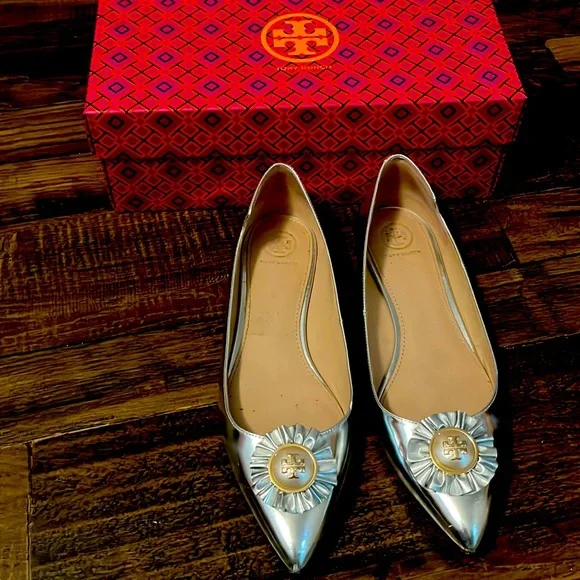 Tory Burch 'Melody' Logo Pearl Flat - Picture 2 of 4